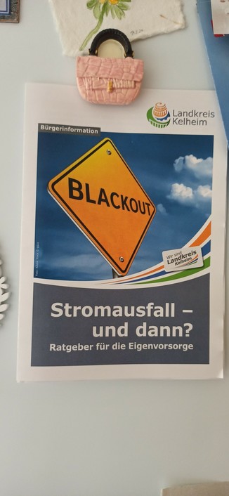 Infoblatt des Landkreises Kelheim mit Verhaltens Tipps bei Blackouts herausgegeben Beginn 2023.