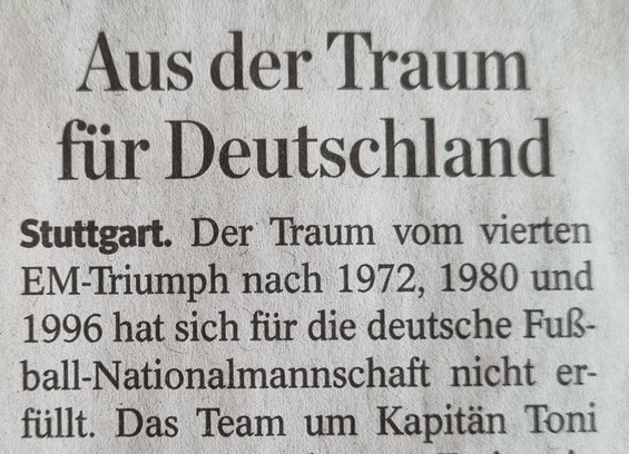 Zeitungsausschnitt. Deutschland wurde 1972, 1980 und 1996 Europameister.