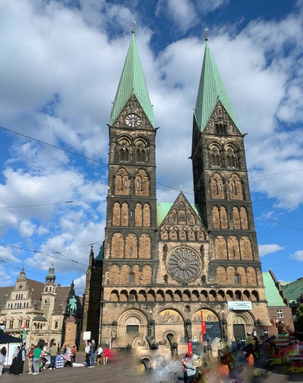 Der Bremer Dom St. Petri mit seinen beiden Türmen