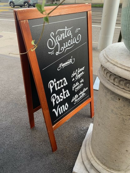 Werbeständer für schweizerische italienische Restaurantkette für Pasta fatta in cassa
