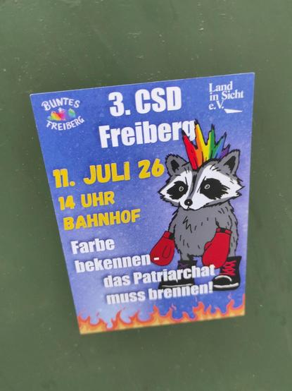 Sticker mit Aufschrift:
3. CSD Freiberg
11. Juli 26
14 Uhr
Bahnhof