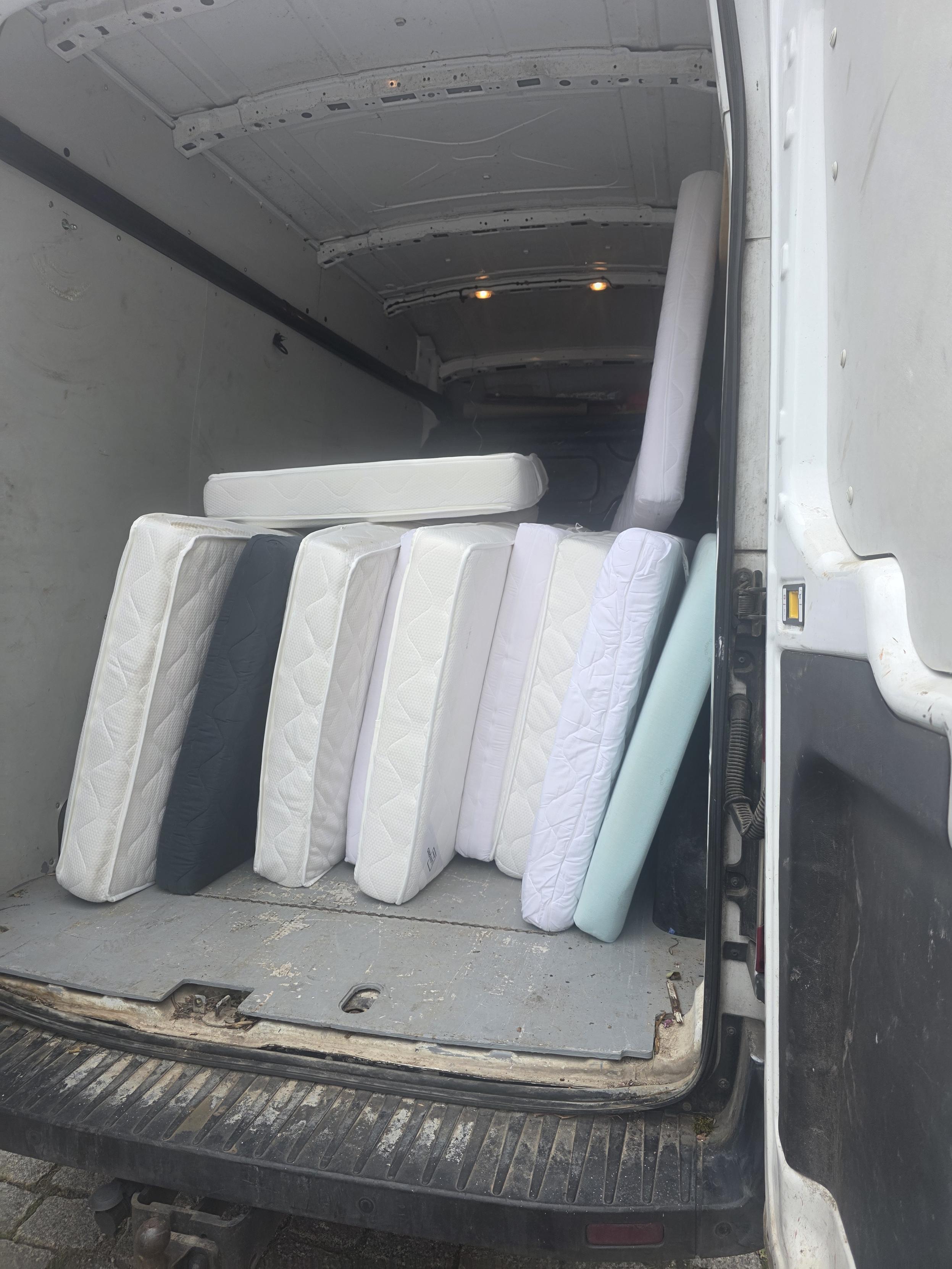 Matratzen im Transporter