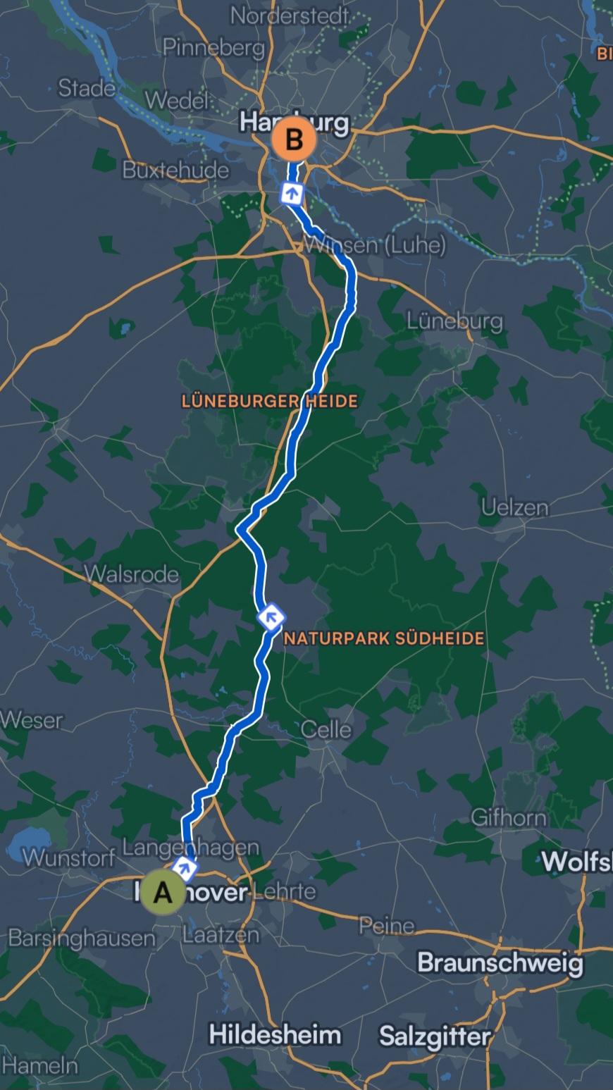 Ausschnitt einer digitalen Landkarte. Sie zeigt einen Ausschnitt von Hannover, durch den sich eine blaue Tour zieht.
